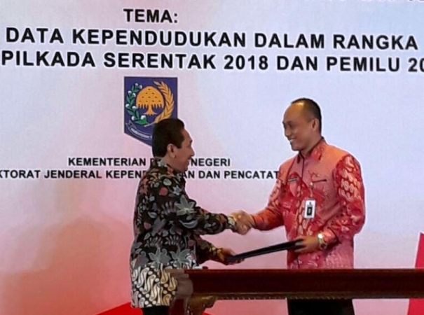 SYARAT CATAT NIKAH WAJIB PUNYA KTP ELEKTRONIK